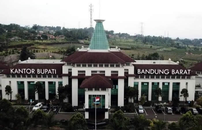 Antar Jemput Bandara Juanda Surabaya ke Bandung Barat Jawa Barat dan Carter Mobil.