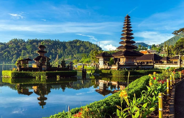 Antar Jemput Bandara Juanda Surabaya ke Bedugul Bali dan Carter Mobil.