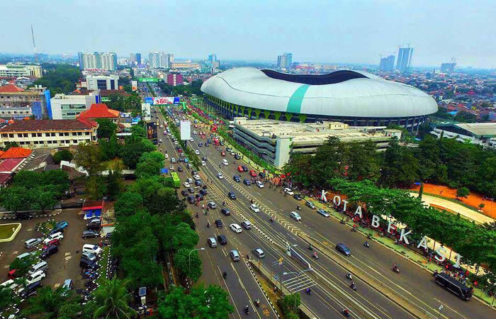 Kami menyediakan layanan airport transfer atau antar jemput Bandara Internasional Juanda Surabaya ke seluruh kota di Jawa Timur, Bali, Jawa Tengah, Yogyakarta (DIY), Jawa Barat, DKI Jakarta, Banten, sewa dan carter mobil Toyota Avanza 5 seater, Toyota Innova 6 seater, Toyota Hiace 14 seater.