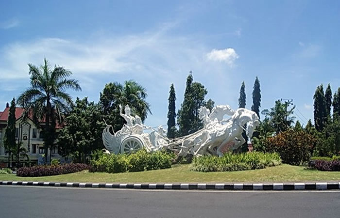 Antar Jemput Bandara Juanda Surabaya ke Gianyar Bali dan Carter Mobil.