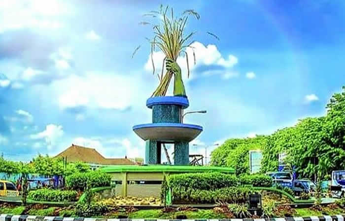 Antar Jemput Bandara Juanda Surabaya ke Karawang Jawa Barat dan Carter Mobil.