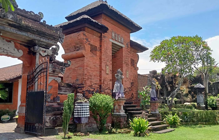 Antar Jemput Bandara Juanda Surabaya ke Kerambitan Bali dan Carter Mobil.