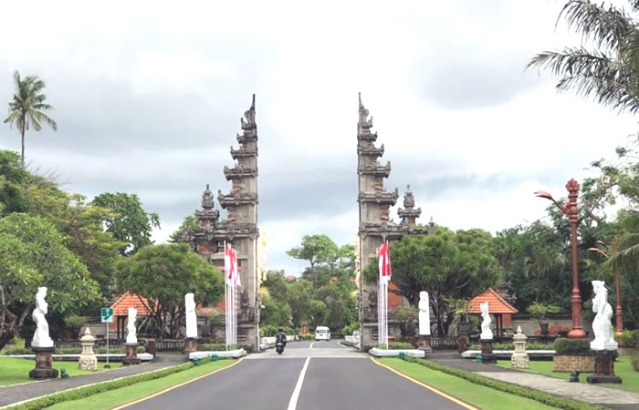Antar Jemput Bandara Juanda Surabaya ke Nusa Dua Bali dan Carter Mobil.