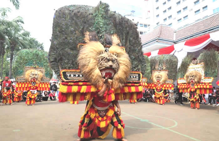 Antar Jemput Bandara Juanda Surabaya ke Ponorogo Jawa Timur dan Carter Mobil.